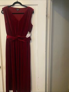 kensie Crimson Red Velvet Sleeveless V-Neck Maxi Dress